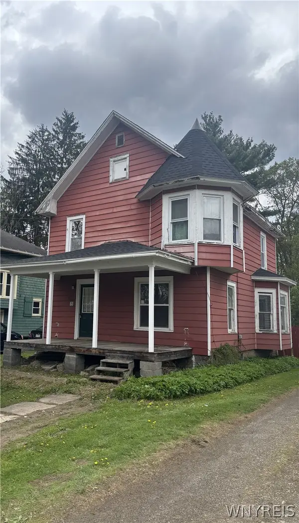 15 Washburn Avenue, Franklinville, NY 14737