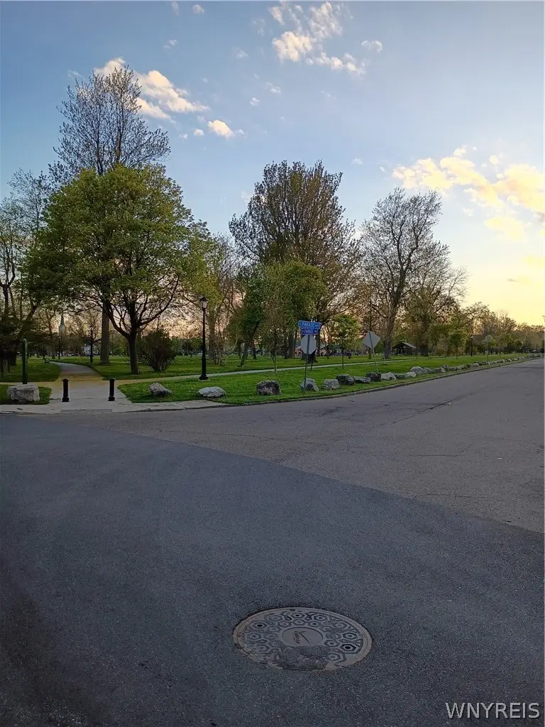 109 E Parade Avenue, Buffalo, NY 14211 - #2