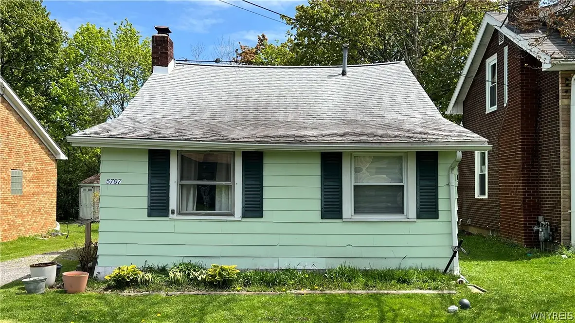 5707 East Lane, Lake View, NY 14085 - #1