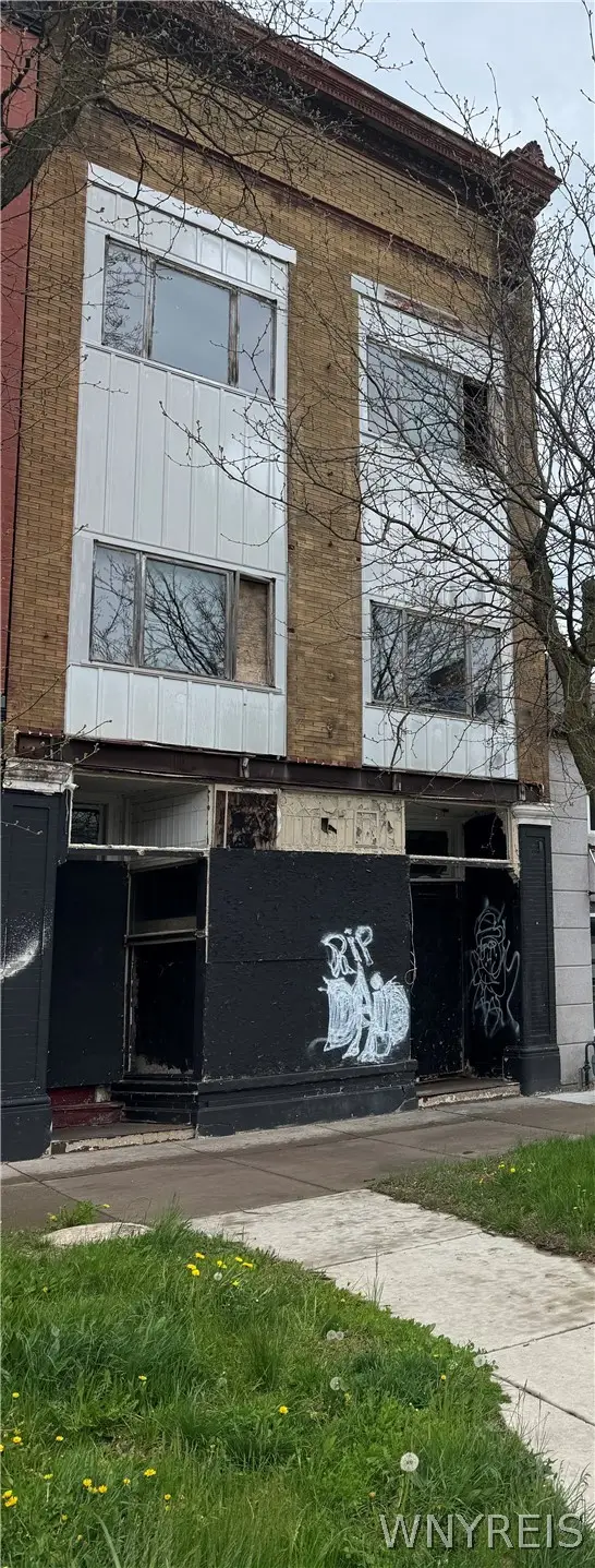 326 Niagara Street, Niagara Falls, NY 14303