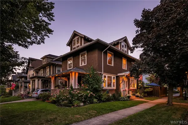 3 Clarendon Place, Buffalo, NY 14209