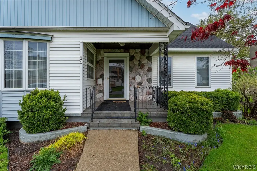 30 Woodbine Avenue, West Seneca, NY 14224 - #3