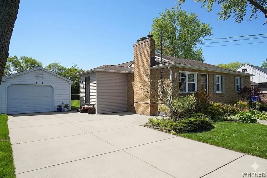 3801 Sowles Road, Hamburg, NY 14075 - #2