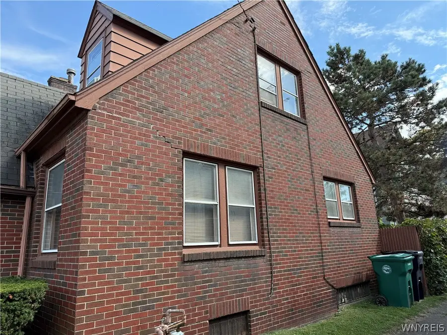 743 Spruce Avenue, Niagara Falls, NY 14301 - #3