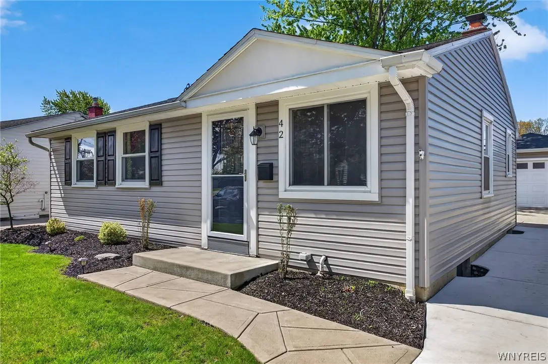 42 Wilmington Ave, Tonawanda, NY 14150 - #1
