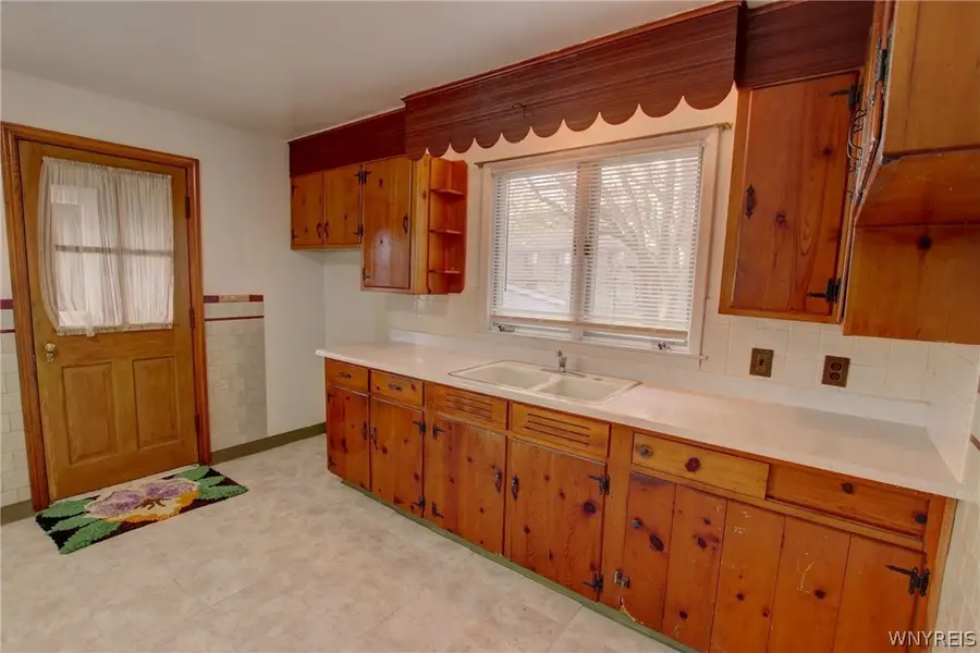 79 Martin Road, Buffalo, NY 14218 - #2