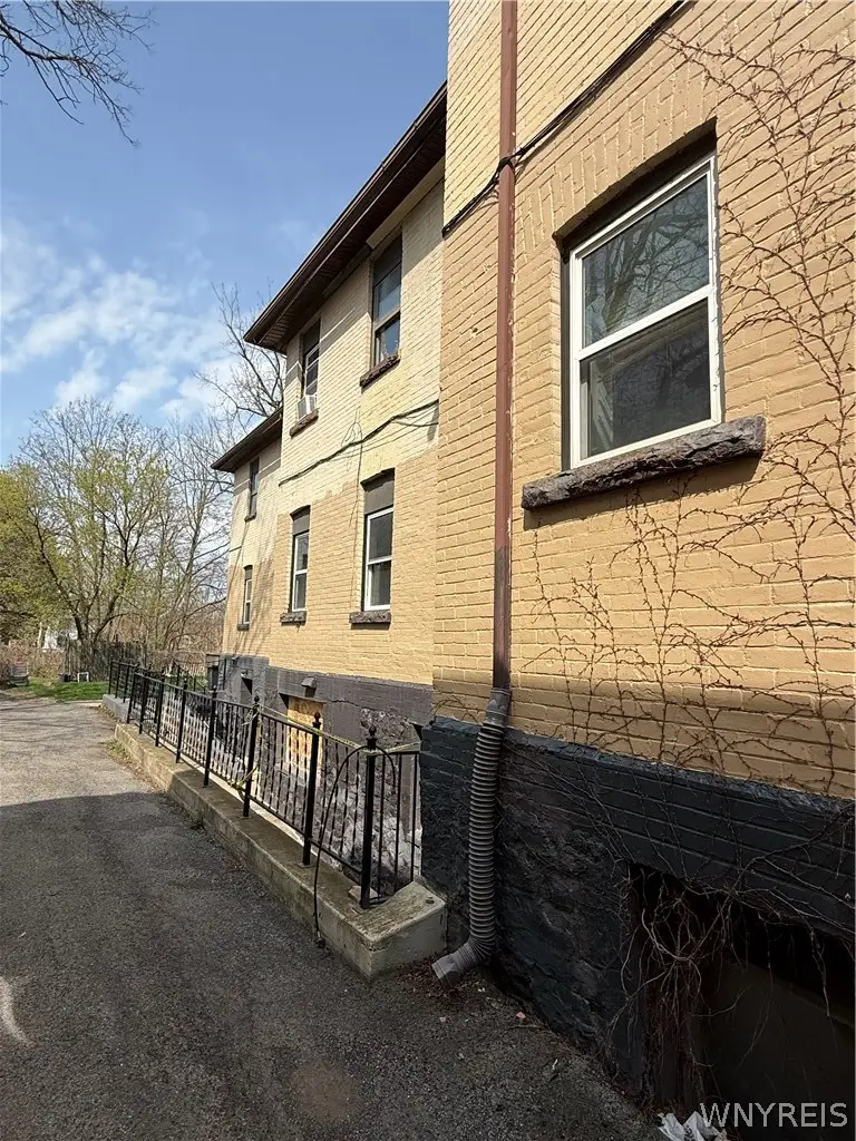 1028 South Avenue, Niagara Falls, NY 14305 - #3