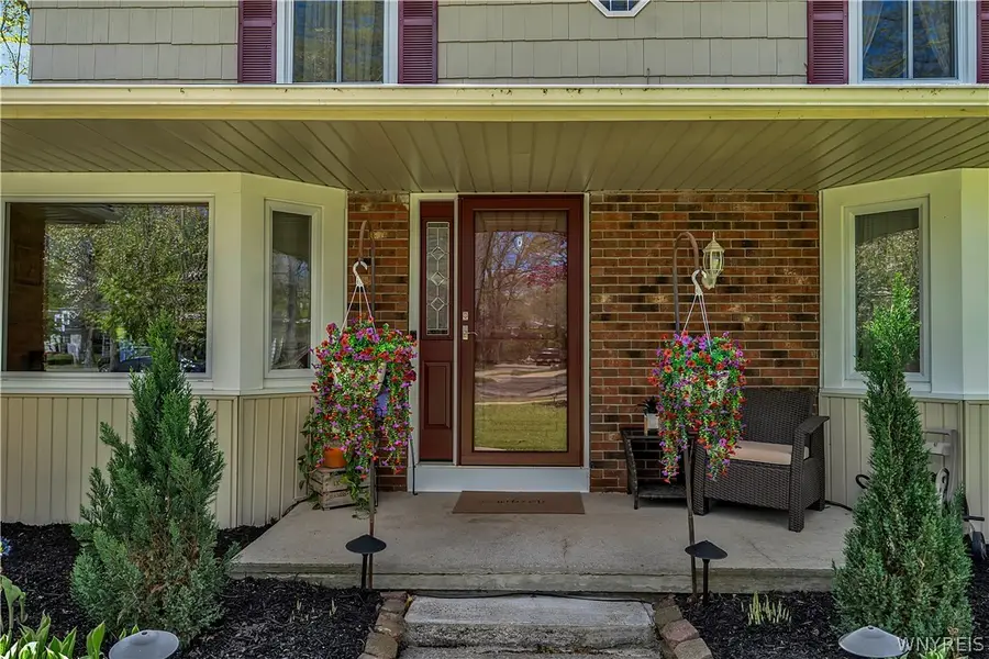 126 Amberwood Drive, Grand Island, NY 14072 - #2