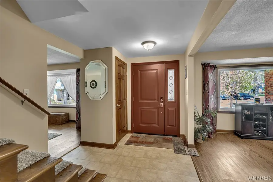 126 Amberwood Drive, Grand Island, NY 14072 - #3