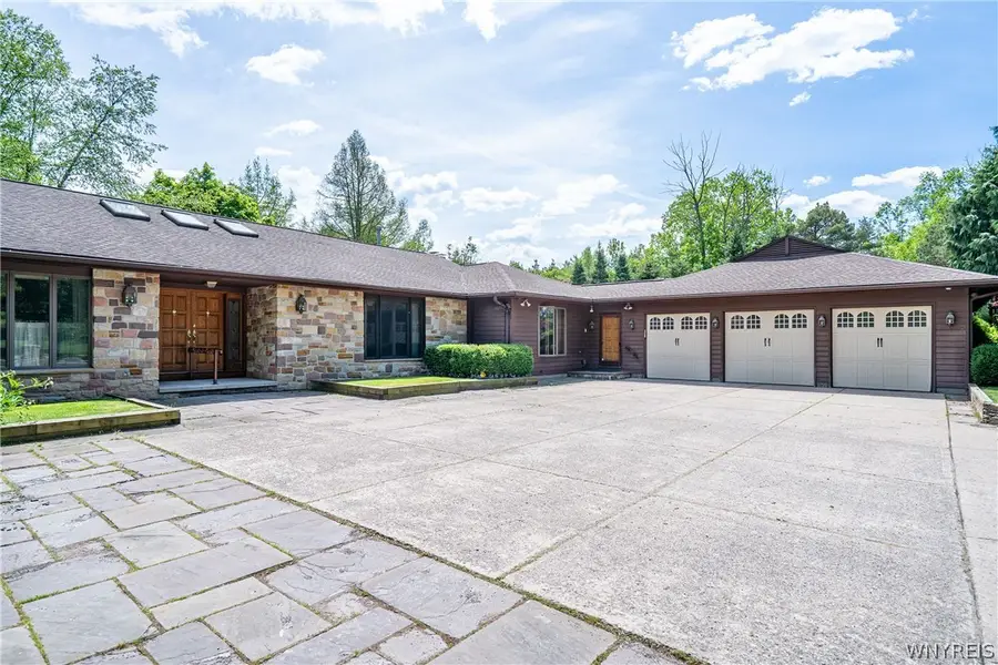 45 Red Wing Court, East Amherst, NY 14051 - #2