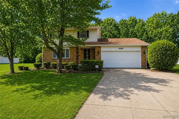 6888 Joanne Circle N, Niagara Falls, NY 14304