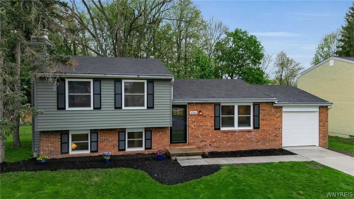 4584 Buckingham Lane, Hamburg, NY 14075 - #1