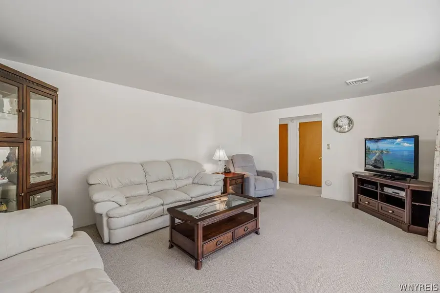 558 Applewood Drive, Youngstown, NY 14174 - #3