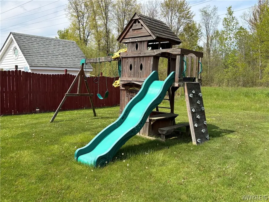 579 Homestead Drive, North Tonawanda, NY 14120 - #3