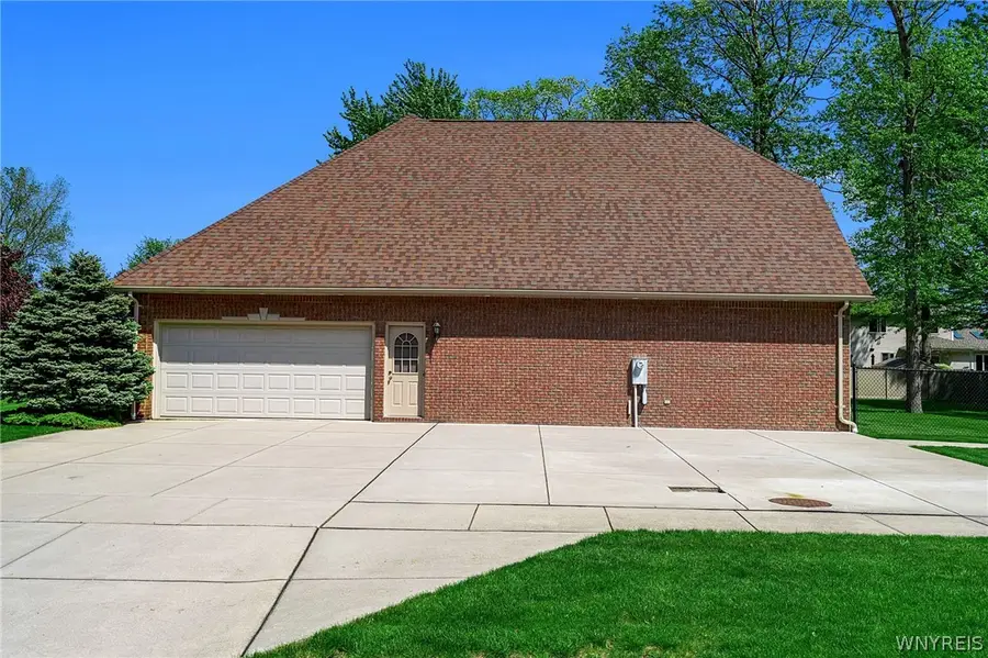 1230 Bowen Drive W, North Tonawanda, NY 14120 - #3