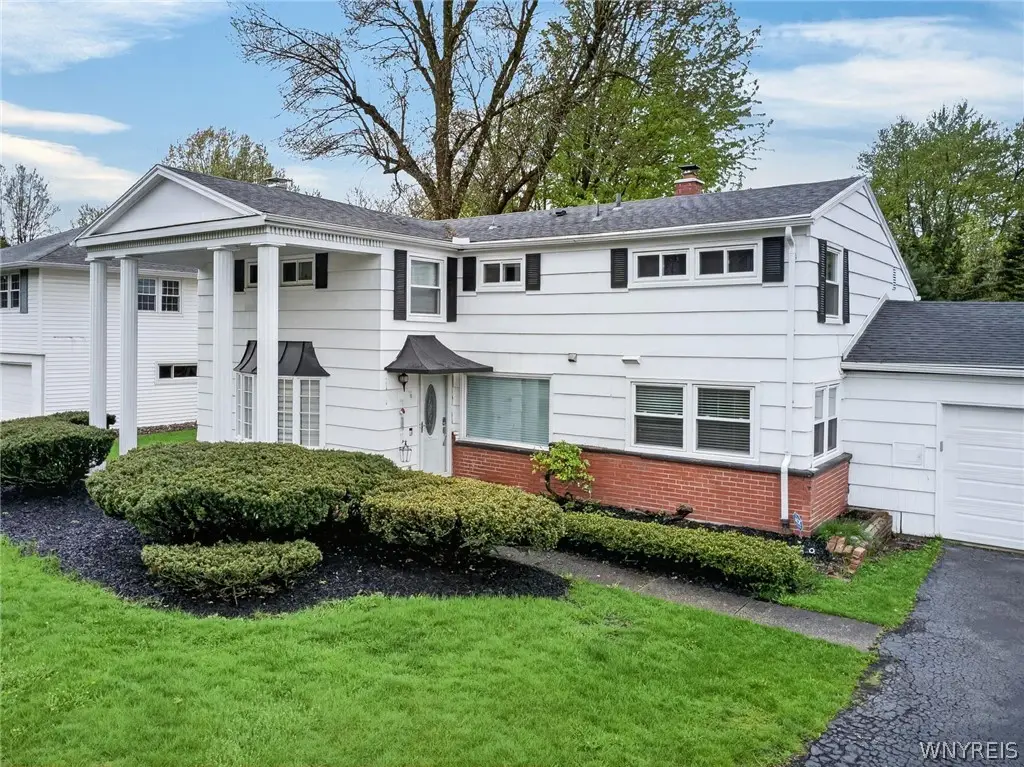 32 Hunters Ln, Williamsville, NY 14221 - #1