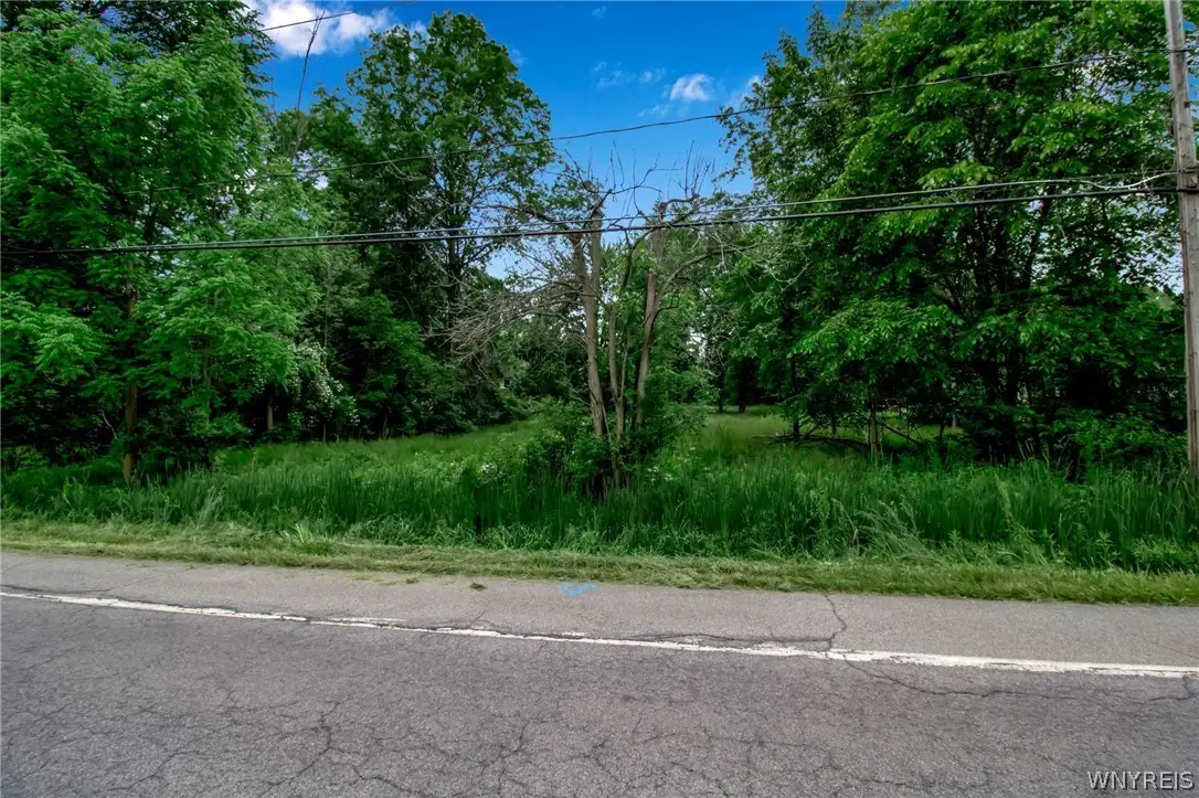 3710 E River Road, Grand Island, NY 14072 - #1