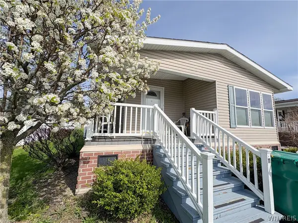 5455 Southwestern Boulevard #11, Hamburg, NY 14075