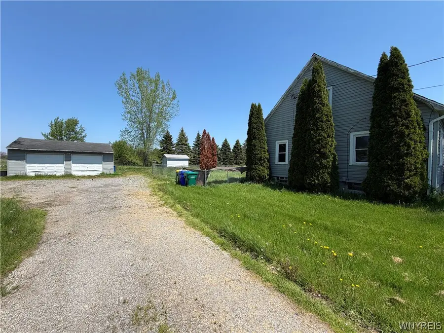 7453 Lincoln Avenue Extension, Lockport, NY 14094 - #3