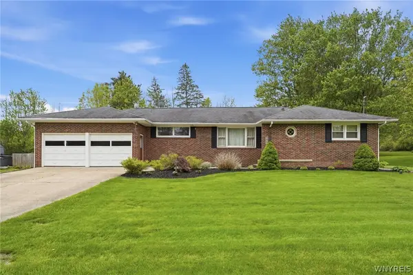 5676 Homestead Road, Hamburg, NY 14075