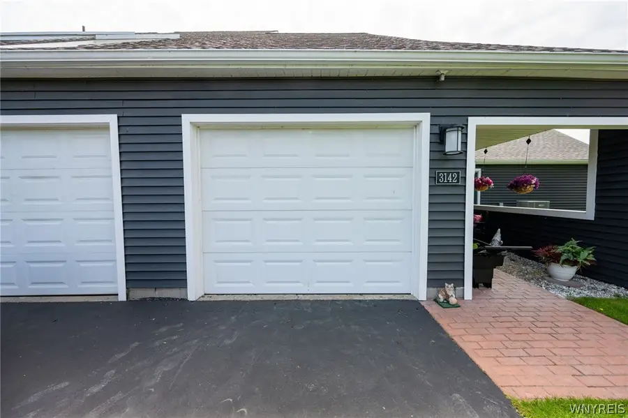 3142 E River Road, Grand Island, NY 14072 - #3