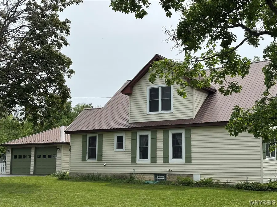 733 Oakwood Avenue, East Aurora, NY 14052 - #2