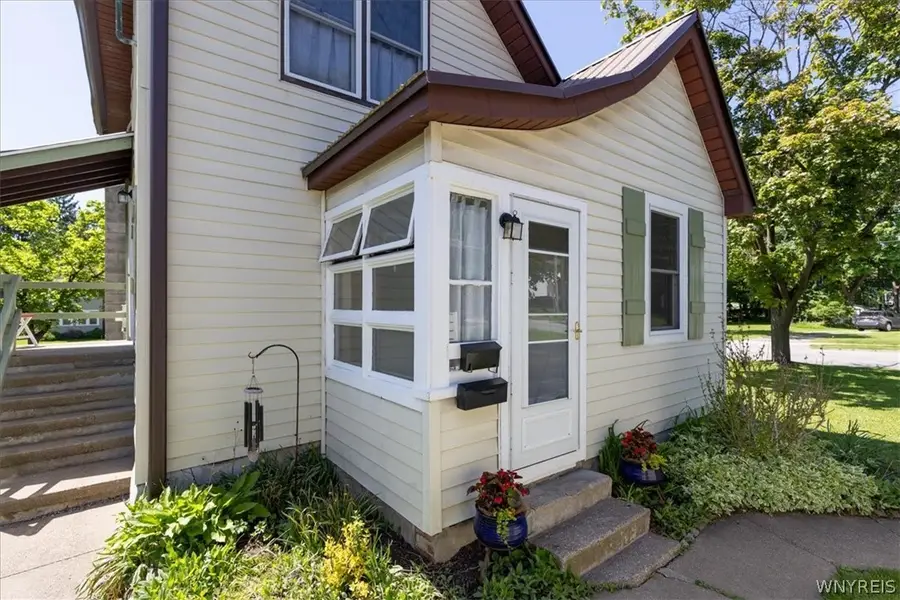 733 Oakwood Avenue, East Aurora, NY 14052 - #3
