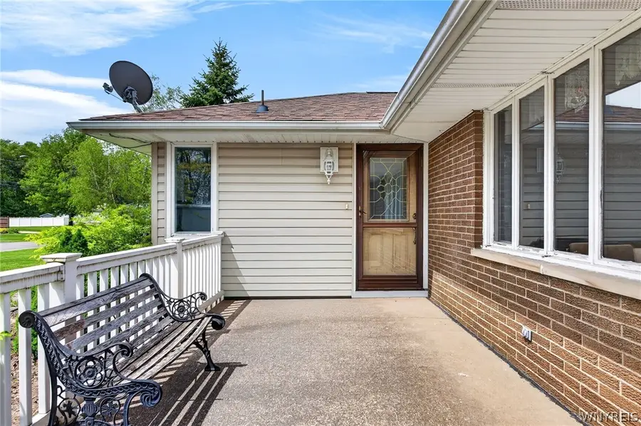 7706 Saint Joseph Road, Niagara Falls, NY 14304 - #3