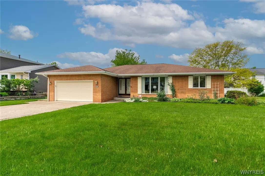291 Macarthur Drive, Williamsville, NY 14221 - #1