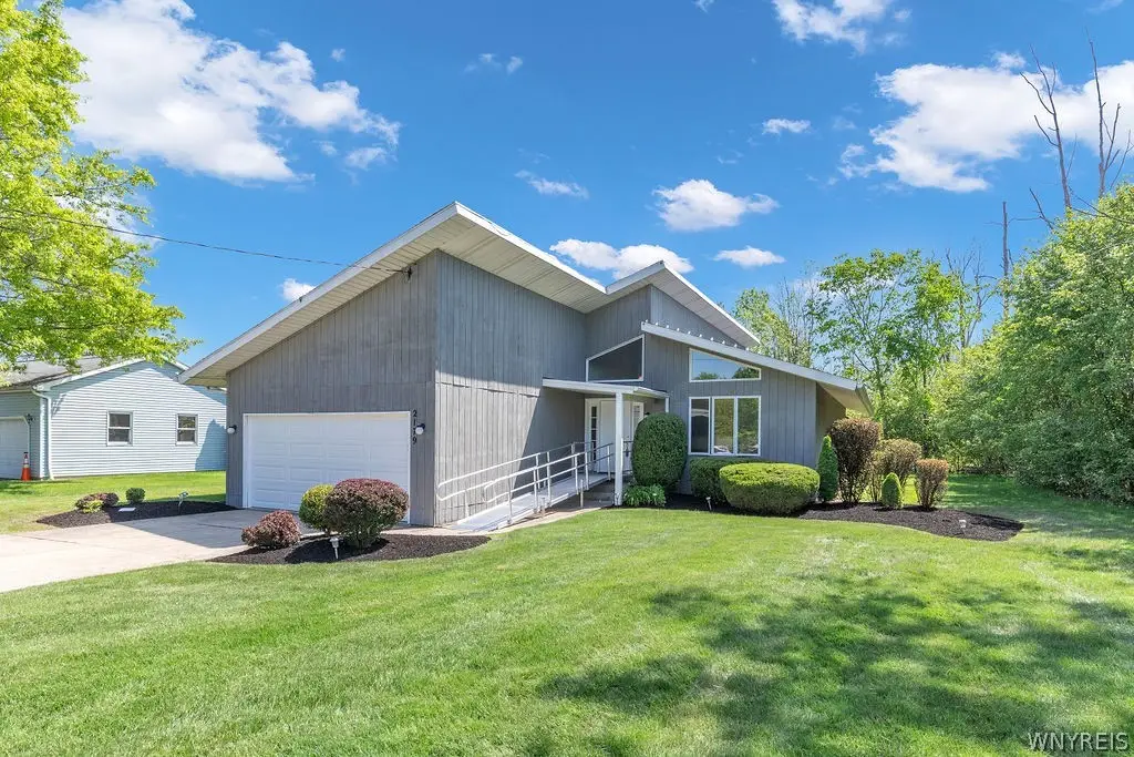 2179 Stony Point Road, Grand Island, NY 14072 - #1