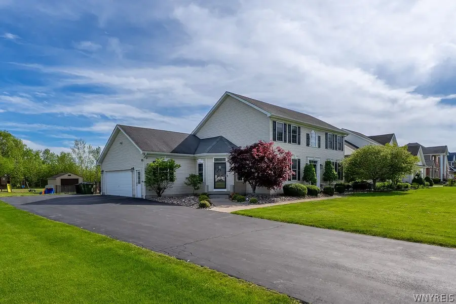 3990 Slusaric Road, North Tonawanda, NY 14120 - #2