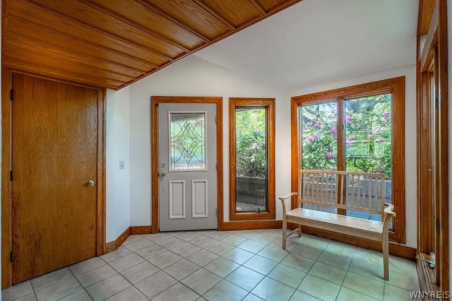 6787 Chestnut Ridge Road, Orchard Park, NY 14127 - #2