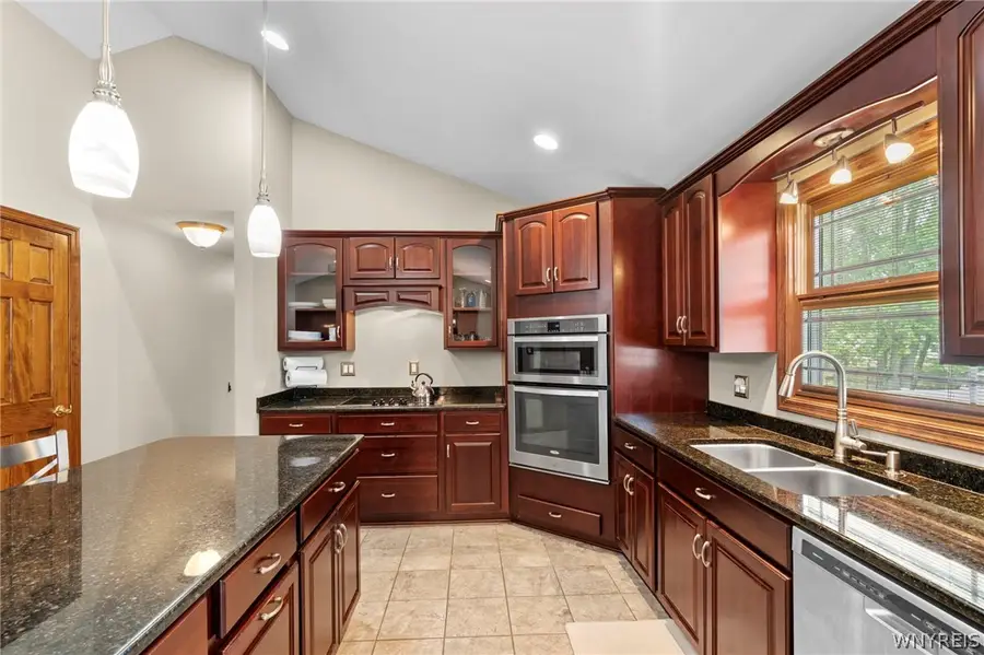 1145 Sheree Drive, Grand Island, NY 14072 - #3