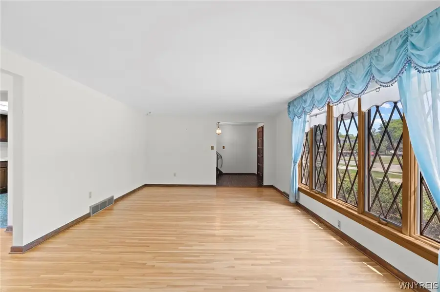 200 Foxpoint W, Buffalo, NY 14221 - #3