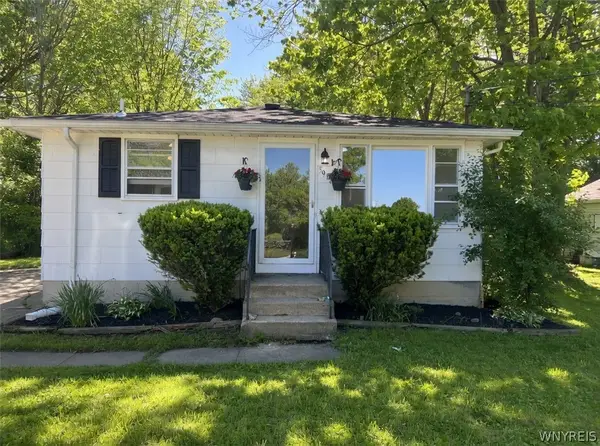 5901 Rosewood Terrace, Lake View, NY 14085