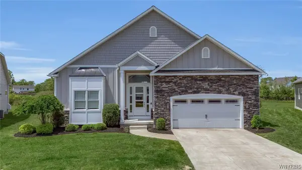 5687 Creekwood Court W, East Amherst, NY 14051