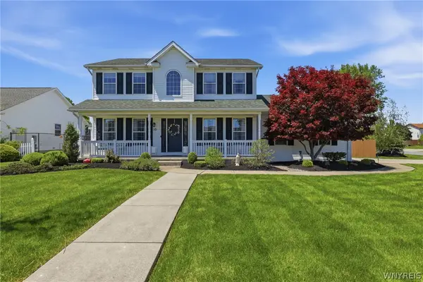 10 Island Park Circle, Grand Island, NY 14072