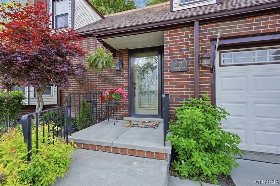 1306 Thorndale Avenue, Niagara Falls, NY 14305 - #3