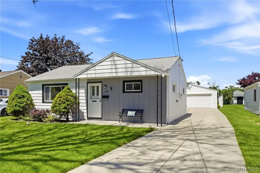 6906 Lindbergh Avenue, Niagara Falls, NY 14304 - #2