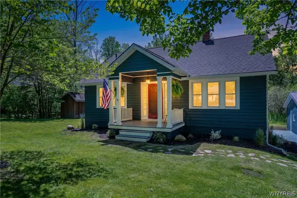 4076 N Freeman Road, Orchard Park, NY 14127