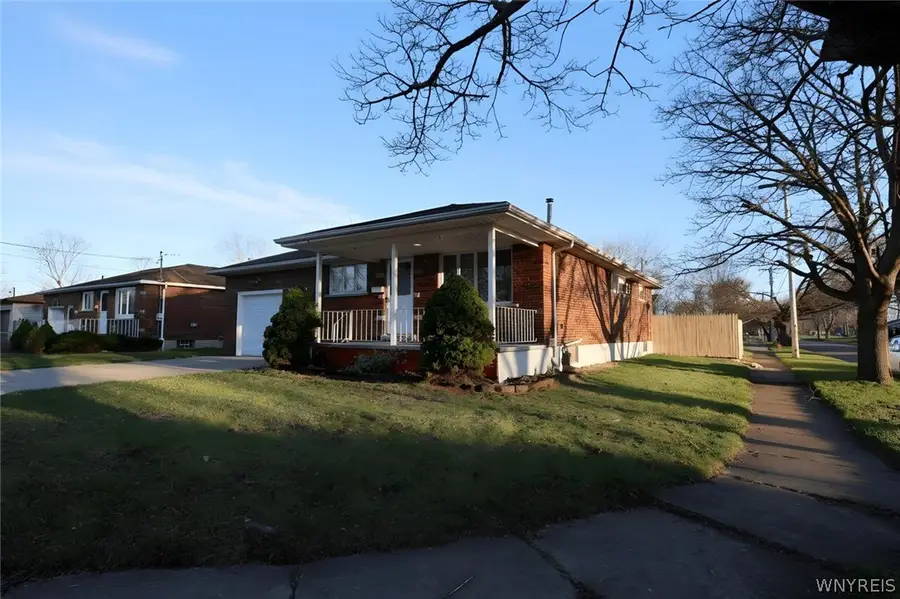 9605 Greenwald Avenue, Niagara Falls, NY 14304 - #2