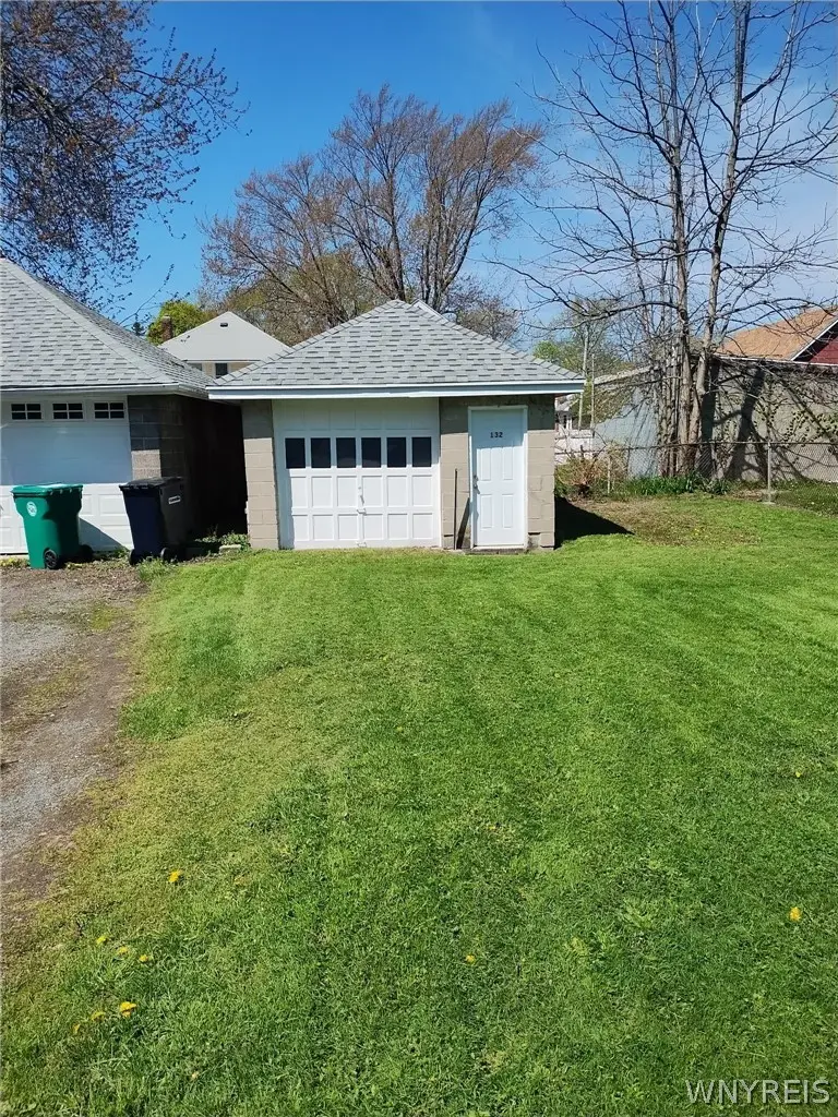 132 79th Street, Niagara Falls, NY 14304 - #1