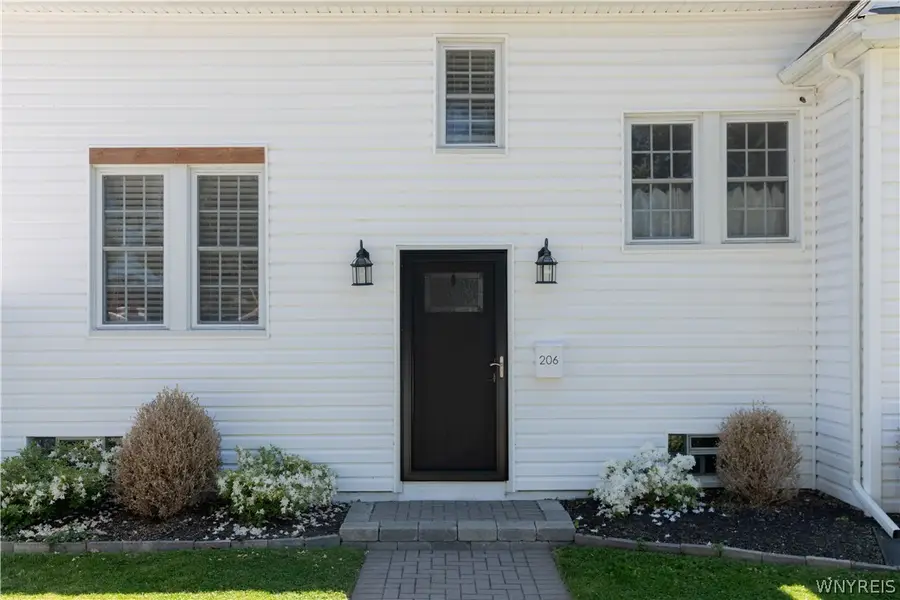 206 Tuscarora Road, Buffalo, NY 14220 - #2