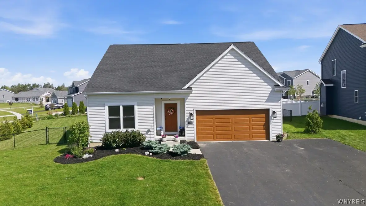 5561 Cooper Ridge, Hamburg, NY 14075 - #1
