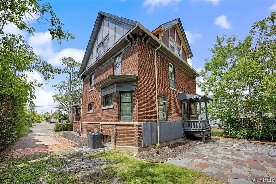1623 10th Street, Niagara Falls, NY 14305 - #3