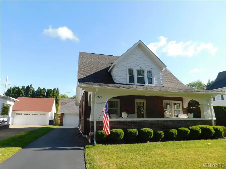 559 Willow St, Lockport, NY 14094 - #2