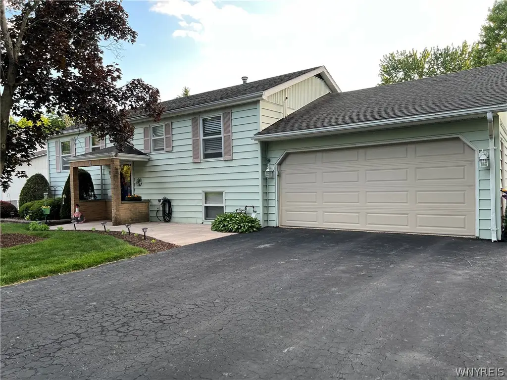 39 Briarwood Drive, Lockport, NY 14094 - #1