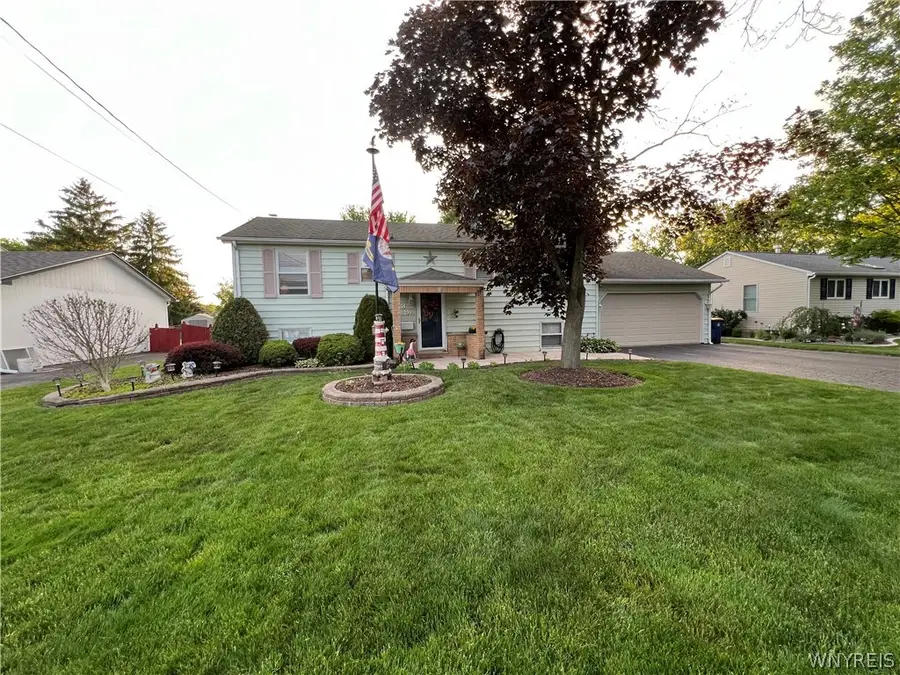39 Briarwood Drive, Lockport, NY 14094 - #2