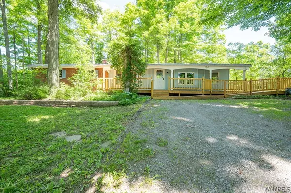 1928 Reading Road, West Falls, NY 14170