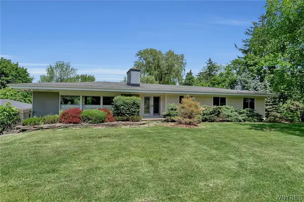 7932 Quaker Road, Orchard Park, NY 14127